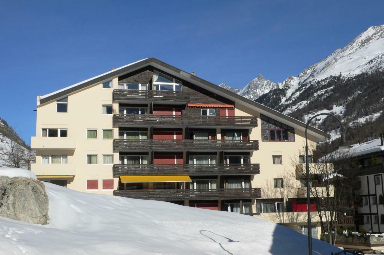 Ferienwohnung Zayetta Orange Cube Nr. 11A Zermatt Esterno foto